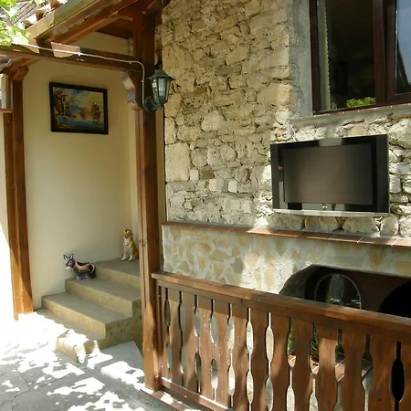 Casa de hóspedes Emona 2*